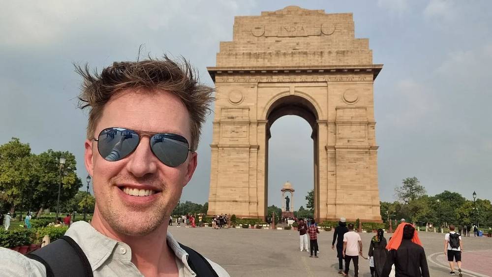Mandatory monument picture