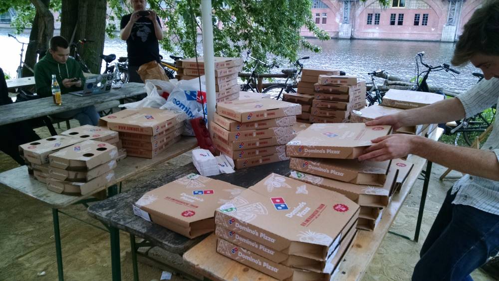 2015-05-26-berlin-hack-and-tell-35-hack-una-may-tata, photo 2 of 5
