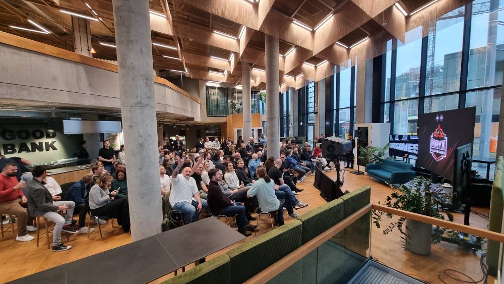 Crowd waiting for the Speaker All Hands meeting