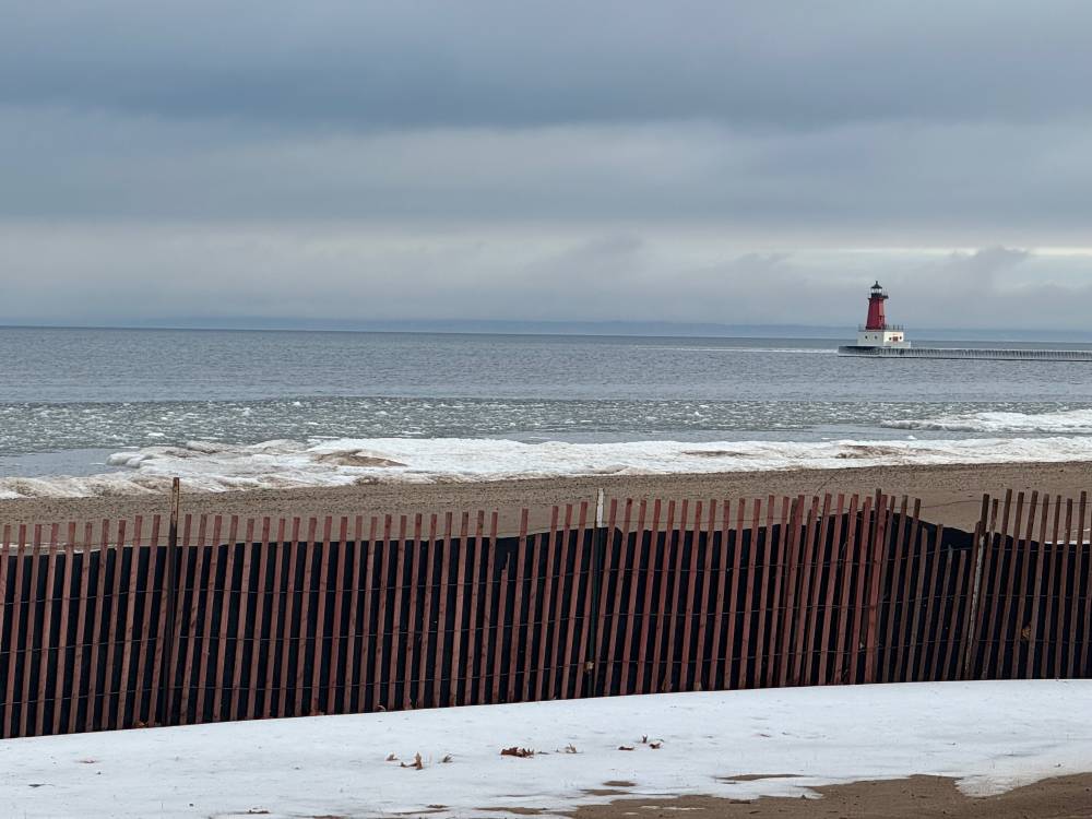 menominee lighthouse 