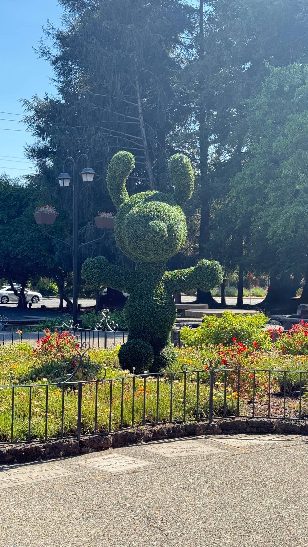 Snoopy Topiary