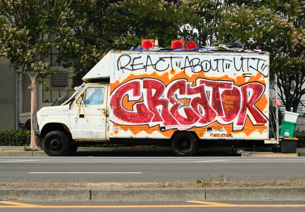 CREATOR / REACT / ABOUT