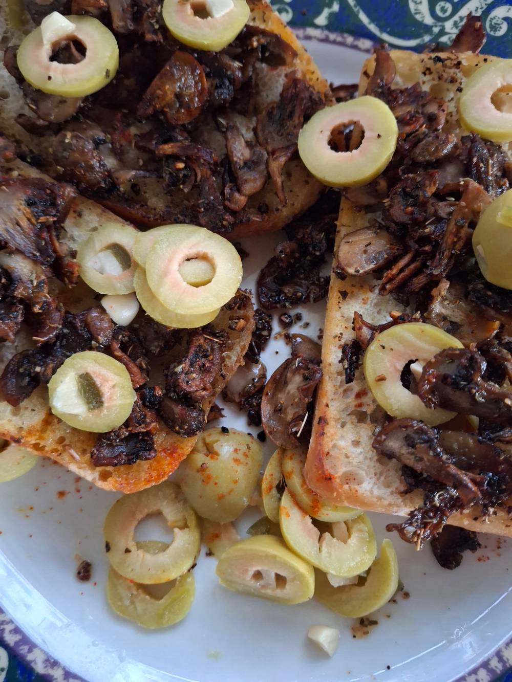 Ciabatta w/Mushrooms + Green Olives