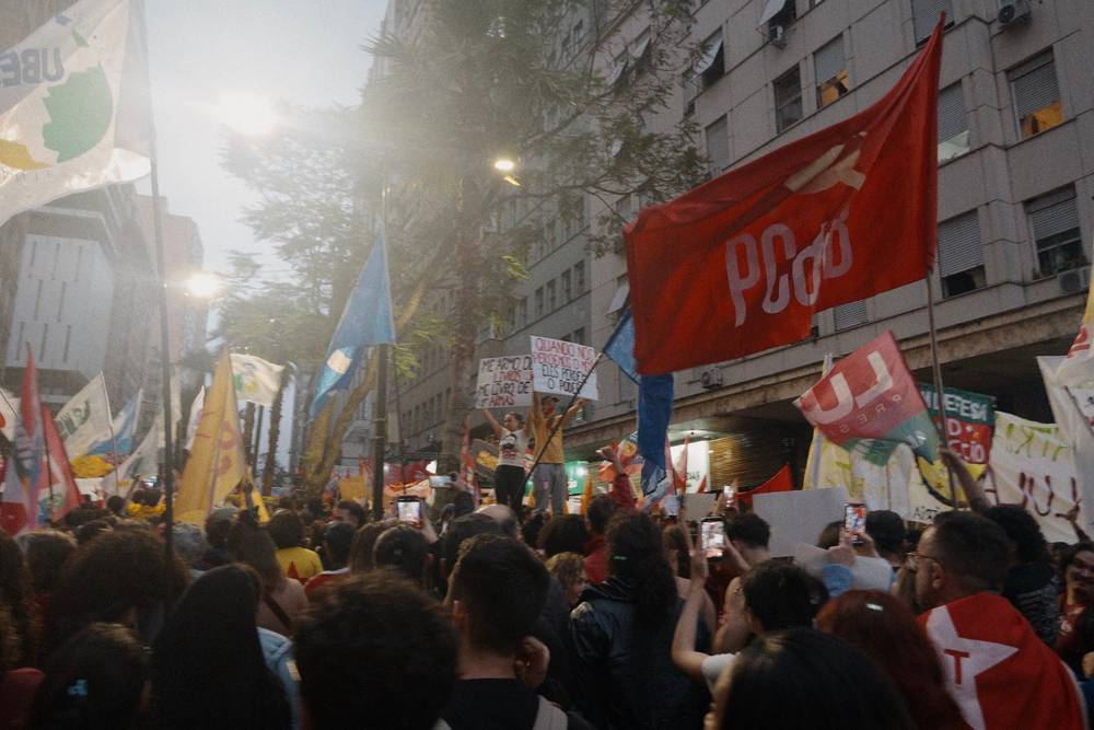 Fotos do Ato de 13/10 em POA, photo 2 of 8