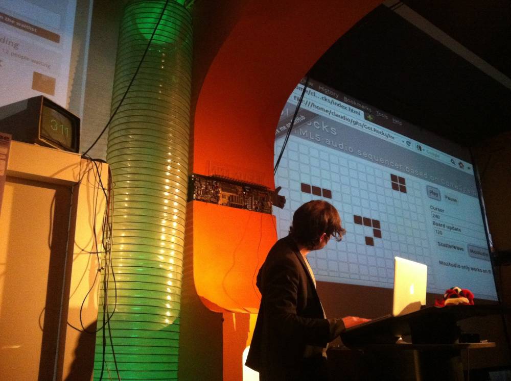 2012-04-24-berlin-hack-and-tell-10, photo 2 of 12