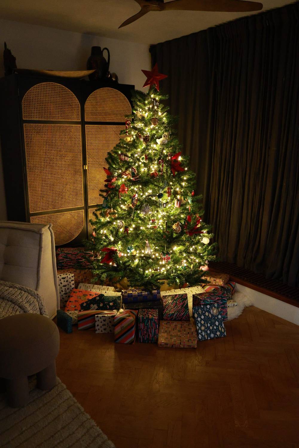 Xmas tree with presents