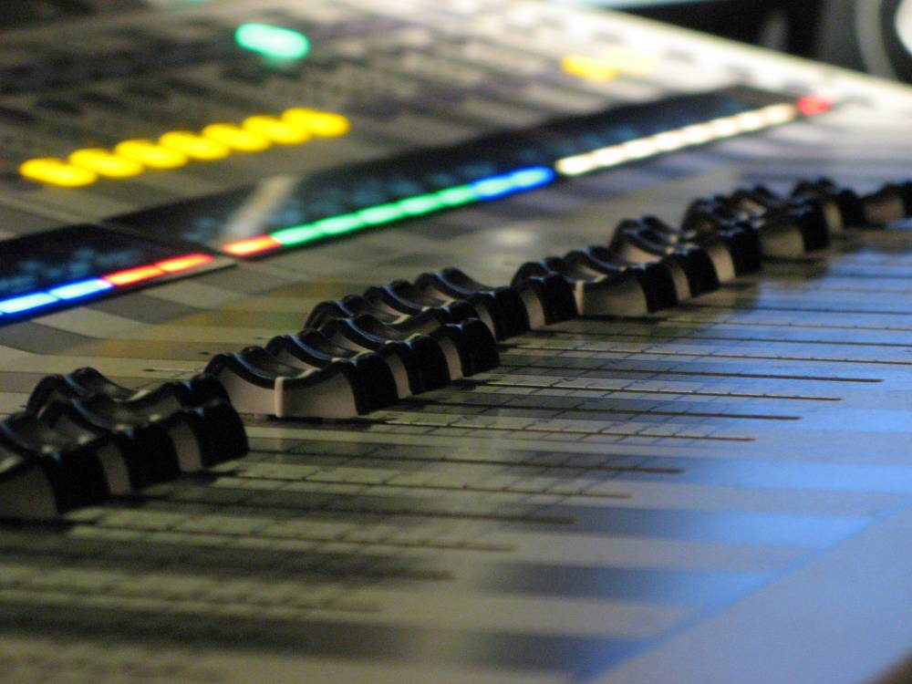 a Yamaha TF 5 mixing console