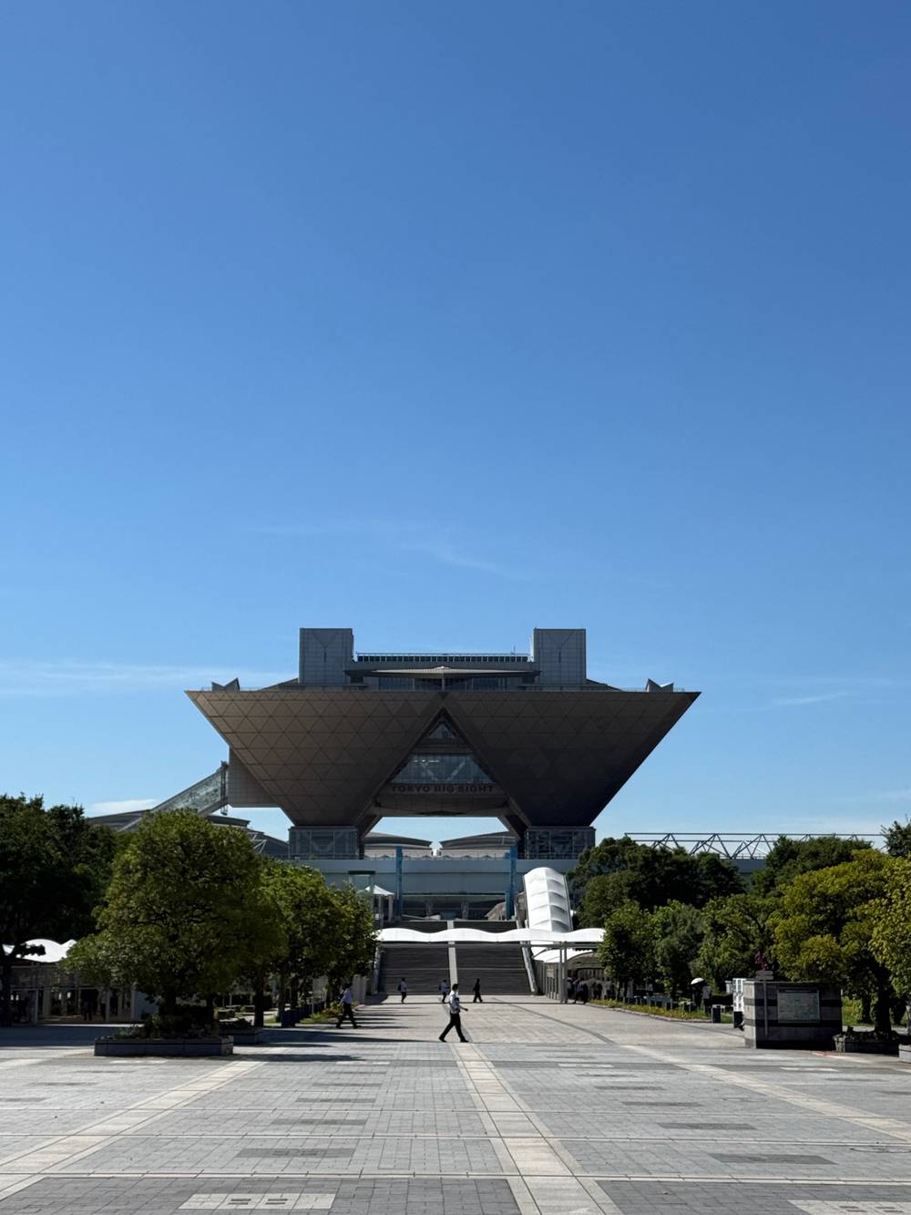 東京ビッグサイトの真夏日