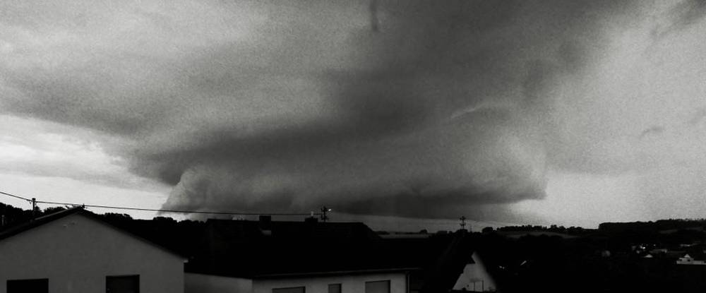 Here come the rain 