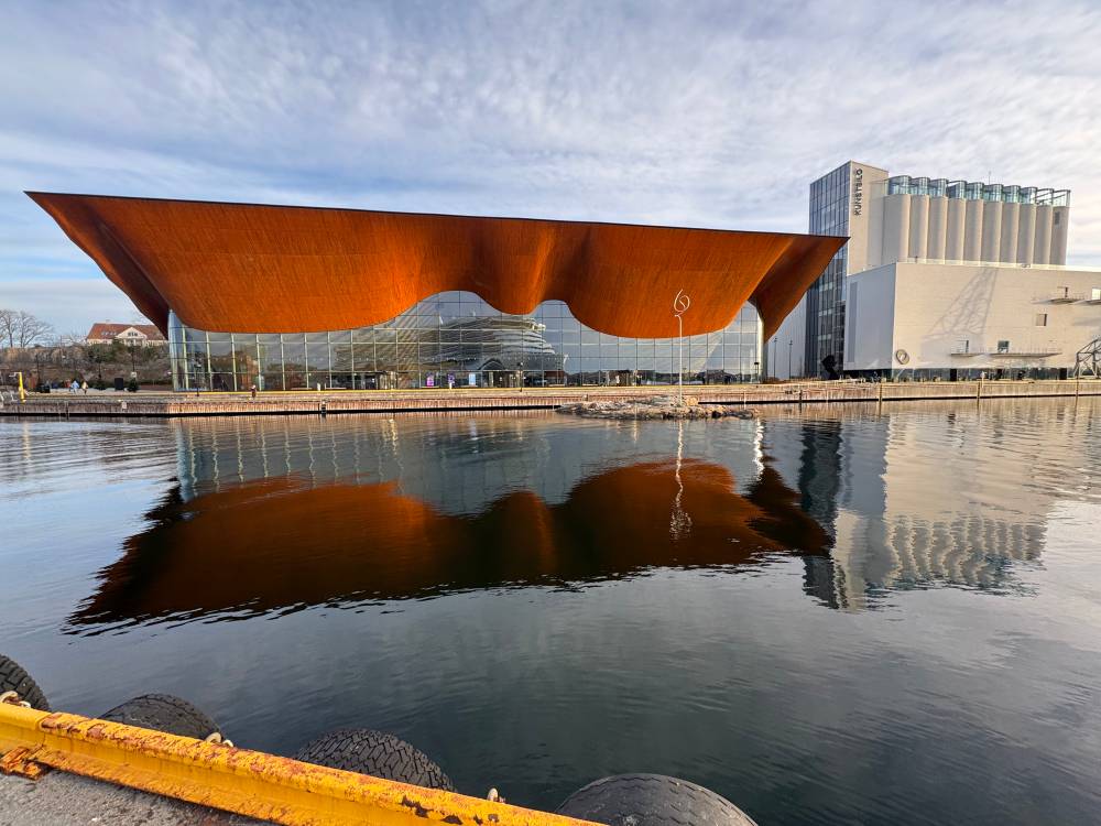 Kilden and Kunstsilo reflecting on still water. Taken from the cruise port.