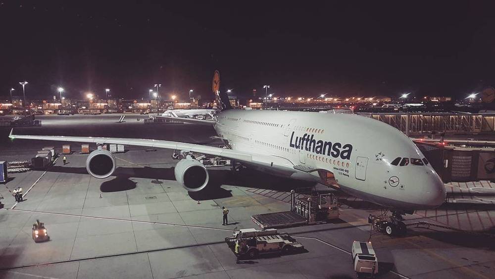 It's a big one! #A380 🛫