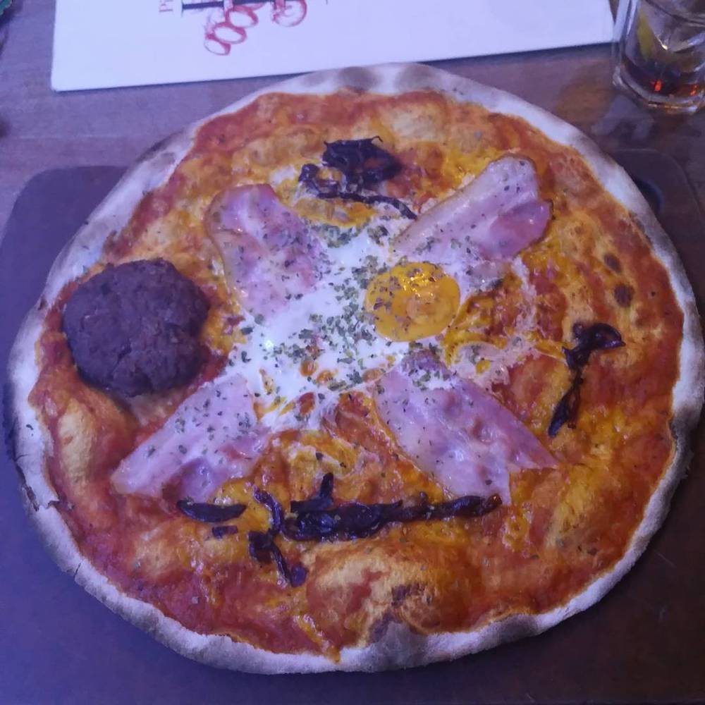 I'm really confused about this pizza....