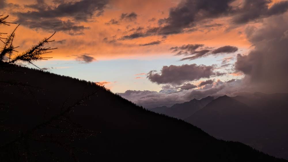 Dramatic sunset, photo 1 of 1