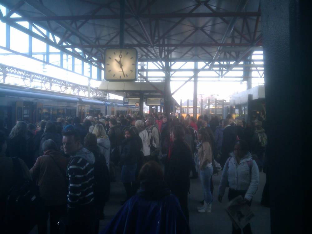 Crowded train platform to Breukelen