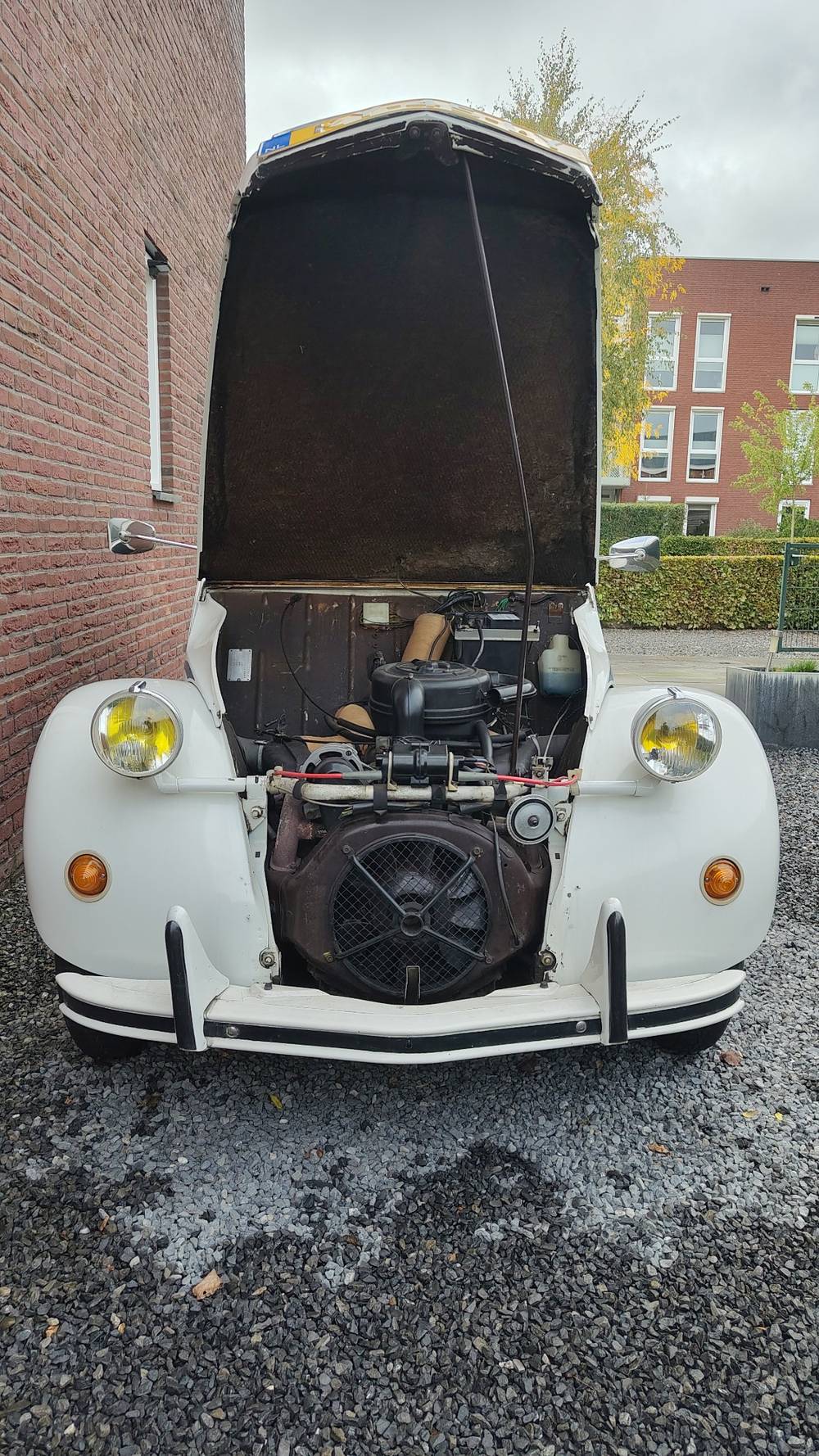 Citroën 2CV from the front with open engine bay