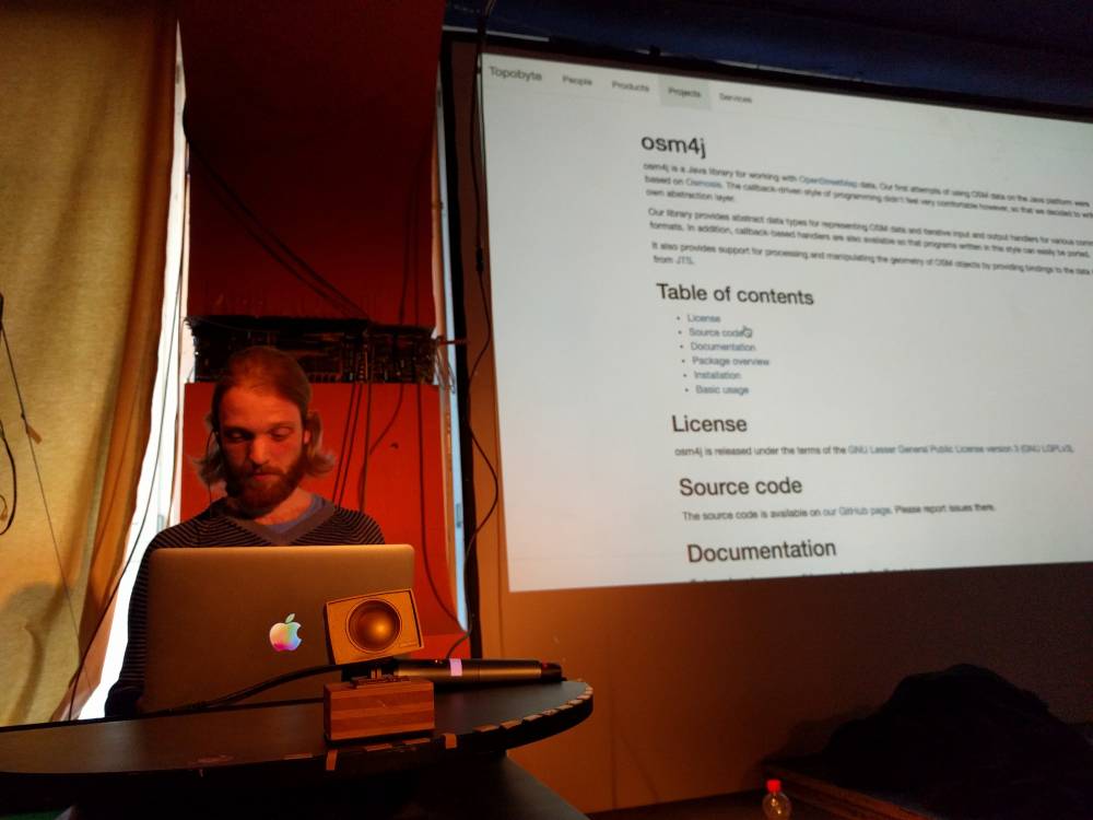 2016-04-26-berlin-hack-and-tell-44-springtime-hacking, photo 1 of 6